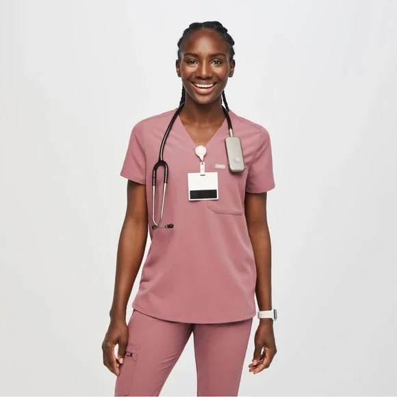 New Figs women scrub set Top and Jogger - Picture 3 of 8